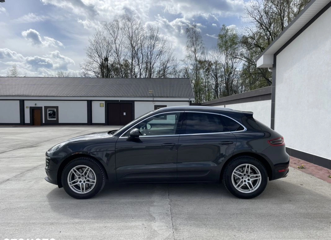 Porsche Macan cena 165900 przebieg: 98600, rok produkcji 2017 z Kisielice małe 191